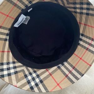 Burberry Vintage Check bucket hat